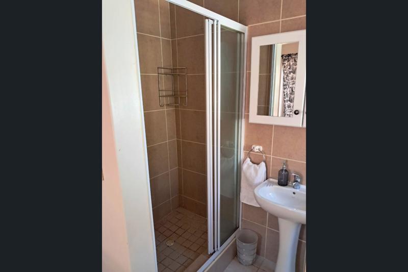 To Let 3 Bedroom Property for Rent in Island View Western Cape